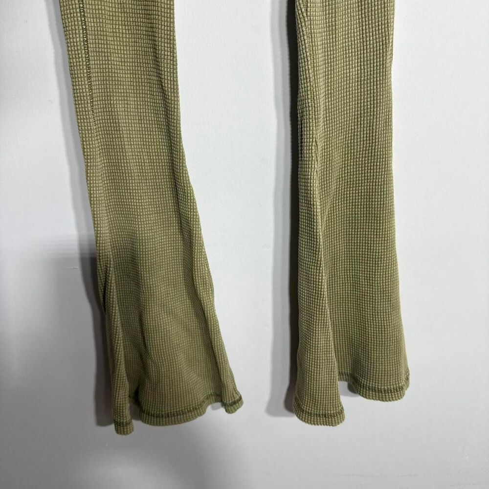 Urban Outfitters Out From Under green waffle knit flare distressed leggings L - Picture 5 of 8